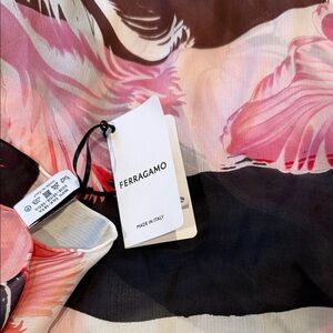 NWT Salvatore Ferragamo Tulip Print Silk Scarf